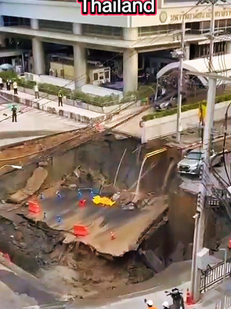 Sinkhole Bangkok Thailand #thailand  #Himalaya  #nepali  #nostradamus  #findelmundo 