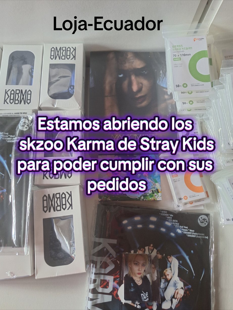 Álbum Karma Versión Skzoo de Stray Kids. Contenido: - SKZOO Keyring a elección - Acrylic NFC Charm - Photocard Set 8ea - 1 SKZOO Profile Card (random out of 8 types) - 1 Random Photocard (random out of 8 types) -1 Random photocard de preorden Skzoo disponibles: Jiniret, Bbokari, Han, Puppy M, FoxlNy, y Leebit Precio: 60.00, no incluye envío. #skzookarma #albumkarma #stayecuador #karmastraykids #tienditamelita
