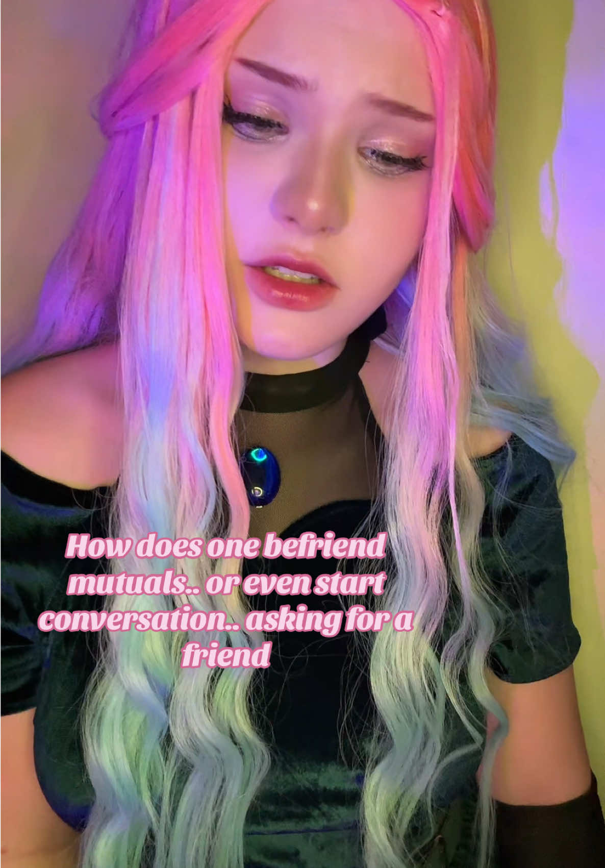 I love talking with people my anxiety just stops me #mizicosplay #mizi #alienstage #alienstagecosplay #mizialienstagecosplay 