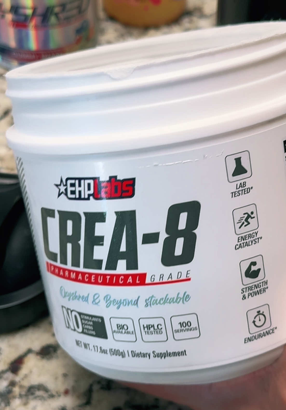 This gummy snake flavor is my absolute favorite 😮‍💨 and the creatine I mean 🤏🏽🤏🏽🍑🍑 #oxyshred #creatine #strengthtraining #gymrat #imjustagirl 