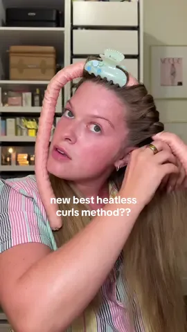 this heatless curls hack for your bangs ?!? genius !!!!! #hairtutorial #heatlesscurls #easyhairstyles #overnightcurls 