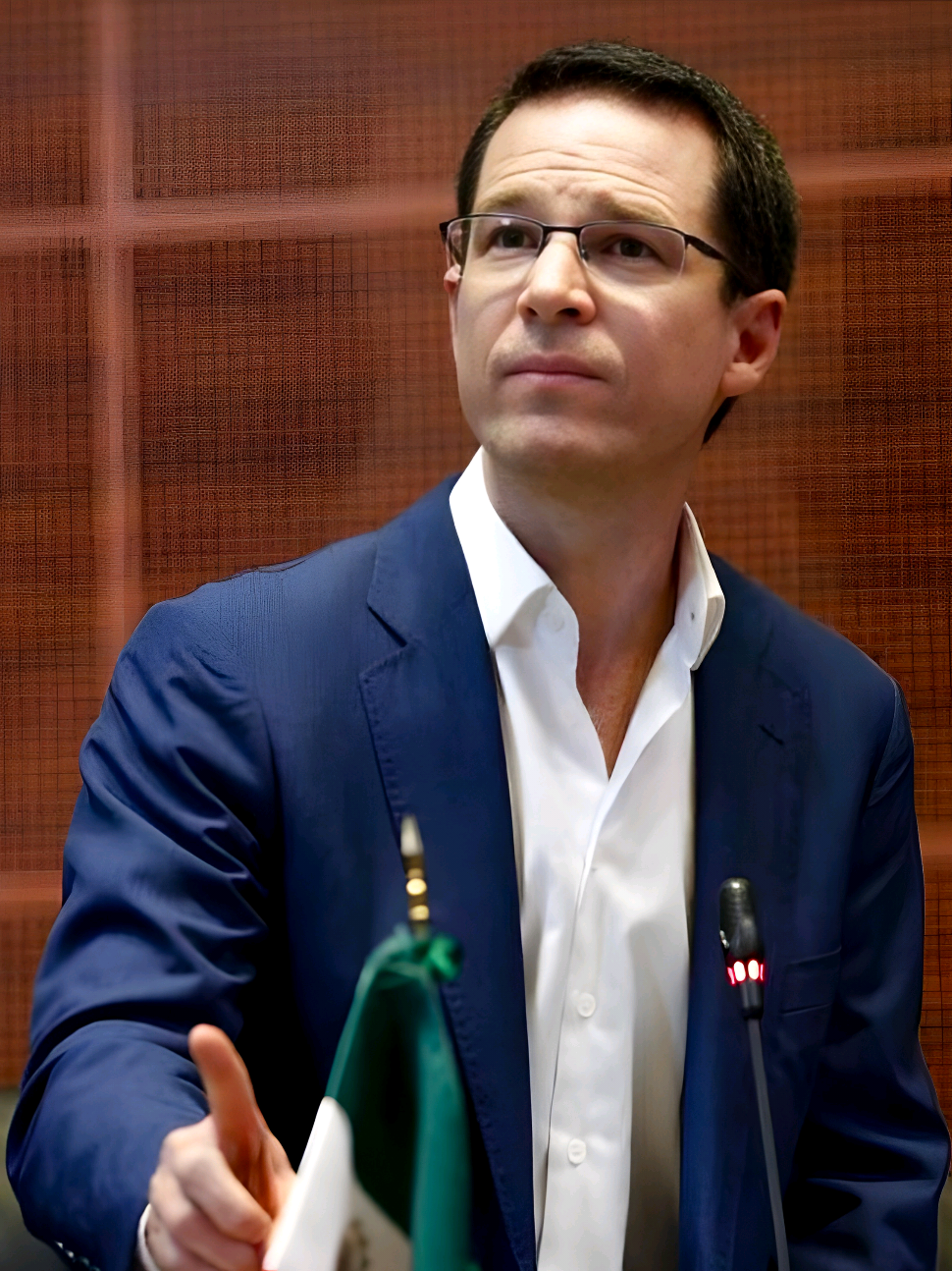 O LES DAN LOS MEDICAMENTOS O LES DAN EL DINERO QUE CUESTAN LOS MEDICAMENTOS: RICARDO ANAYA.  #Claudiasheinbaum #Amlo #4T #Senado #Noticias 