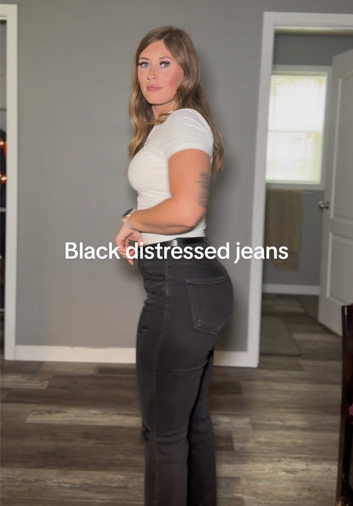 Risen Jeans are so comfy! And this black pair is so cute! #falloutfits #risen #blackjeans 