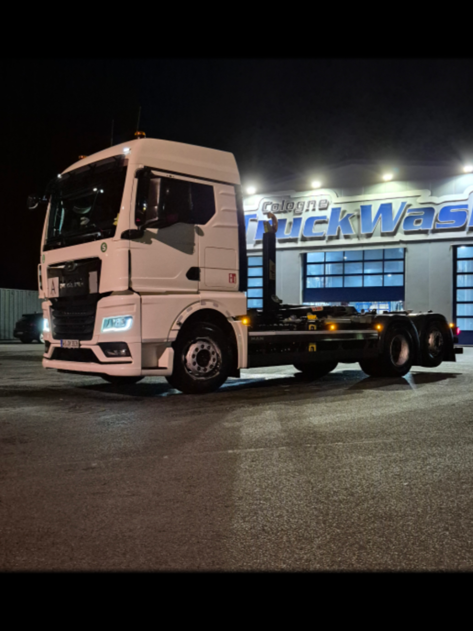 #lkw #lkwfahrer #lkwfahrerausleidenschaft #colognetruckwash #showgeschäft 