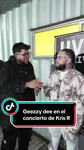 Uno de los invitados que más hizo temblar el piso @GeezyDee  en el #comcierto de #krisr en #medellin #colombia #barra❌barra 