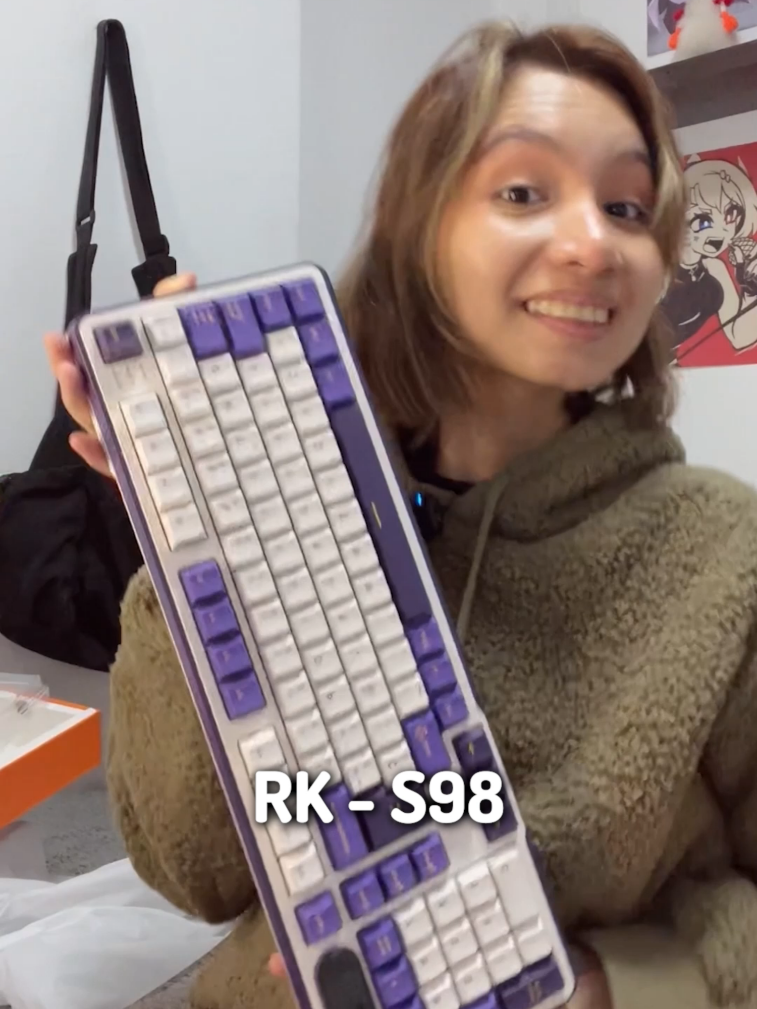 Muchas gracias Royal Kludge por este regalo❤️⌨️ Puedes obtener el tuyo Aqui! 👉 https://rkgamingstore.com/products/s98-wireless-mechanical-keyboard #unboxing #review #teclado #keyboard#royalkludge #S98 #vtuber #papitasvt #tecnologia #gaming