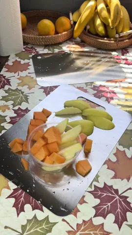 picando fruta ,se me antojo🤤 con chamoy  tuve que cambiar de tablas de madera por unas de Acero inoxidable ✨#parati 