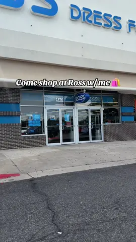 The shoes were amazing at this location 😍 #ross #rossfinds #rosshaul #docmarten #uggs #shopping #shoppingvlog 