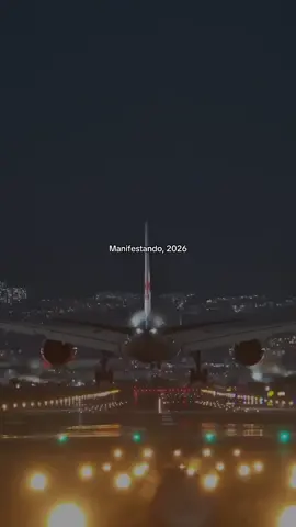Aeropuertos, pasillos infinitos y aviones despegando… ✈️ porque lo único que quiero para el 2026 es más viajes, más libertad y más oportunidades de descubrirme a mí mismo en cada destino. 🌍✨ Cada solo trip es una manifestación hecha realidad: lo imaginas, lo sientes, lo vives. Y este es mi recordatorio de que los sueños se cumplen cuando decides ir tras ellos. 💬 Cuéntame, ¿qué país o ciudad estás manifestando para tu próximo viaje? 👉 Sígueme para más inspiración de viajar solo y aprender a crear tu propia historia viajera. #solotravel #viajar #primerviaje #viajarsolo #solotrip 