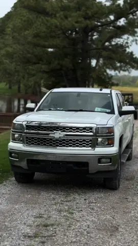 Buddy has no clue what he’s doing #jesussaves #paintmatch #silverado 