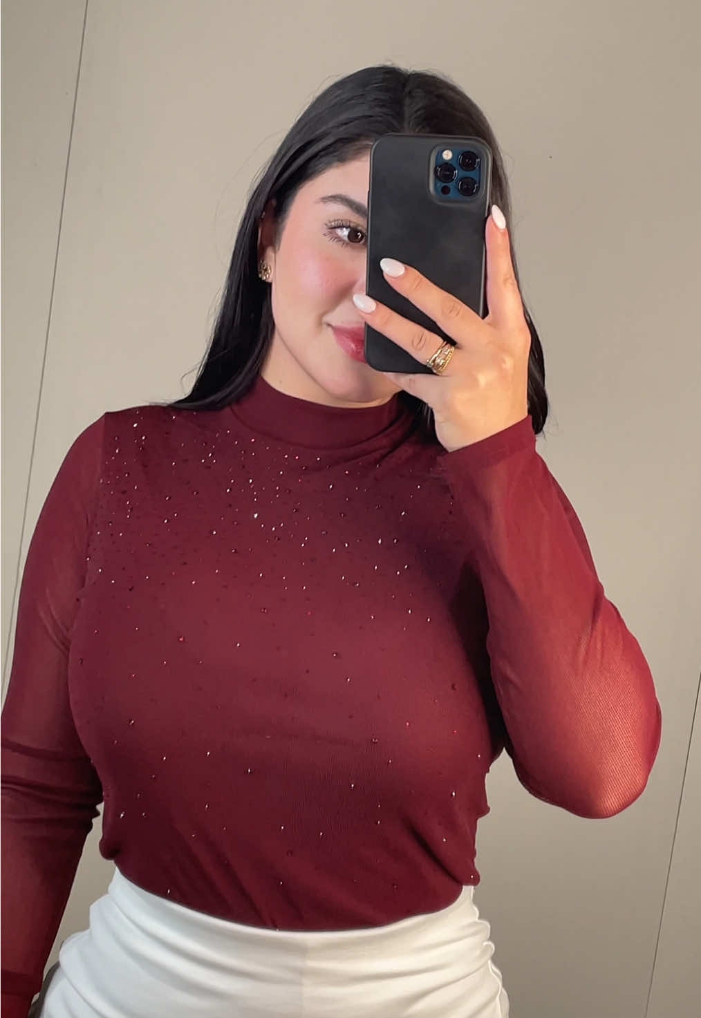 Size: SMALL  5'5 Feet  140 Pounds It is stretchy! ♥️