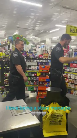 I love when stuff happens at our store 👮‍♂️👮‍♂️👮‍♂️👮‍♂️👮‍♂️🩶🩶🩶