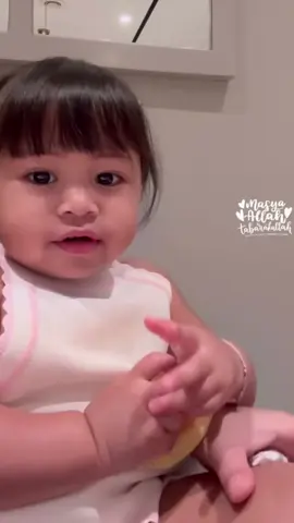 Lily menyapa permisa #MasyAllah #lily #ranaimamalika 
