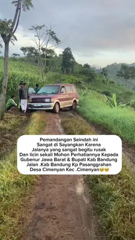 Pemandangan Seindah ini  Sangat di Sayangkan Karena  Jalanya yang sangat begitu rusak  Dan licin sekali Mohon Perhatiannya Kepada  Gubenur Jawa Barat & Bupati Kab Bandung  Jalan .Kab Bandung Kp Pasanggrahan  Desa Cimenyan Kec .Cimenyan🥹🥹#pesonapasanggrahan #fyp #xybca #kdm #kangdedimulyadi 