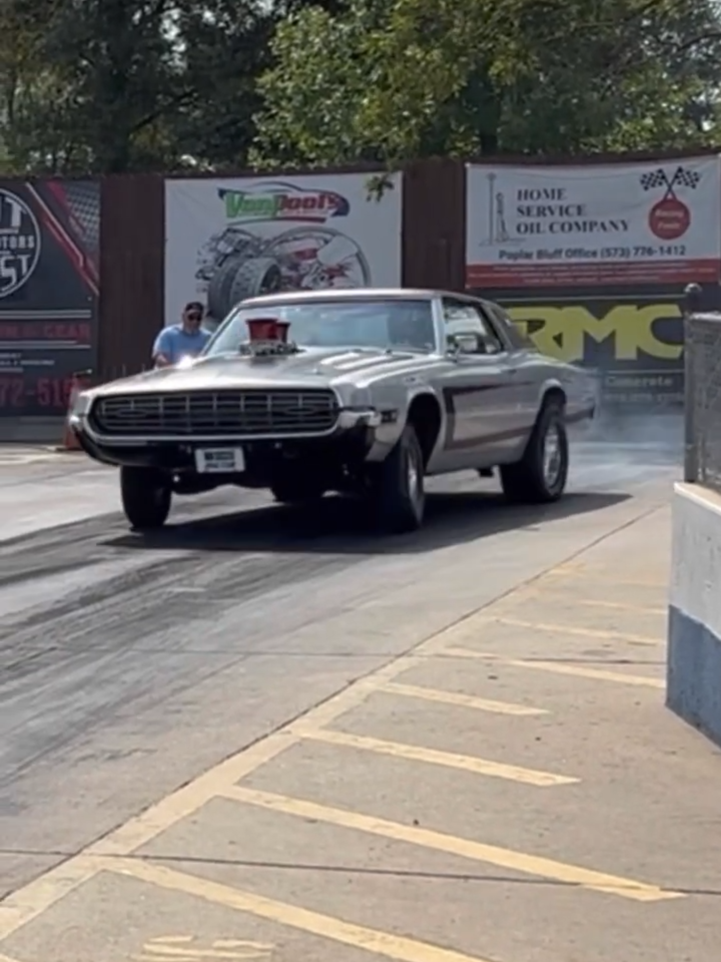 Rowdy 521 Cubic Inch Big Block Ford Powered 1968 Thunderbird Burnout! #2hacksgarage #horsepower #dragstrip #burnout #ford #blueoval #sendit #rpm #bigblock #throttle #thunderbird