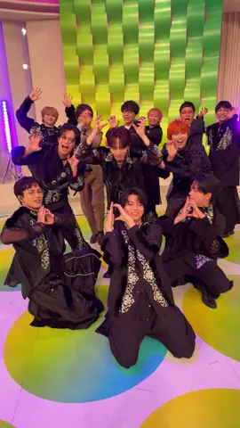 「#NINELIVES」の爪トゲダンスで、マサヒロさん&タカシさん&カイさんの誕生日をお祝い🎉 #超特急 #DayDay. @超特急🪐OFFICIAL 