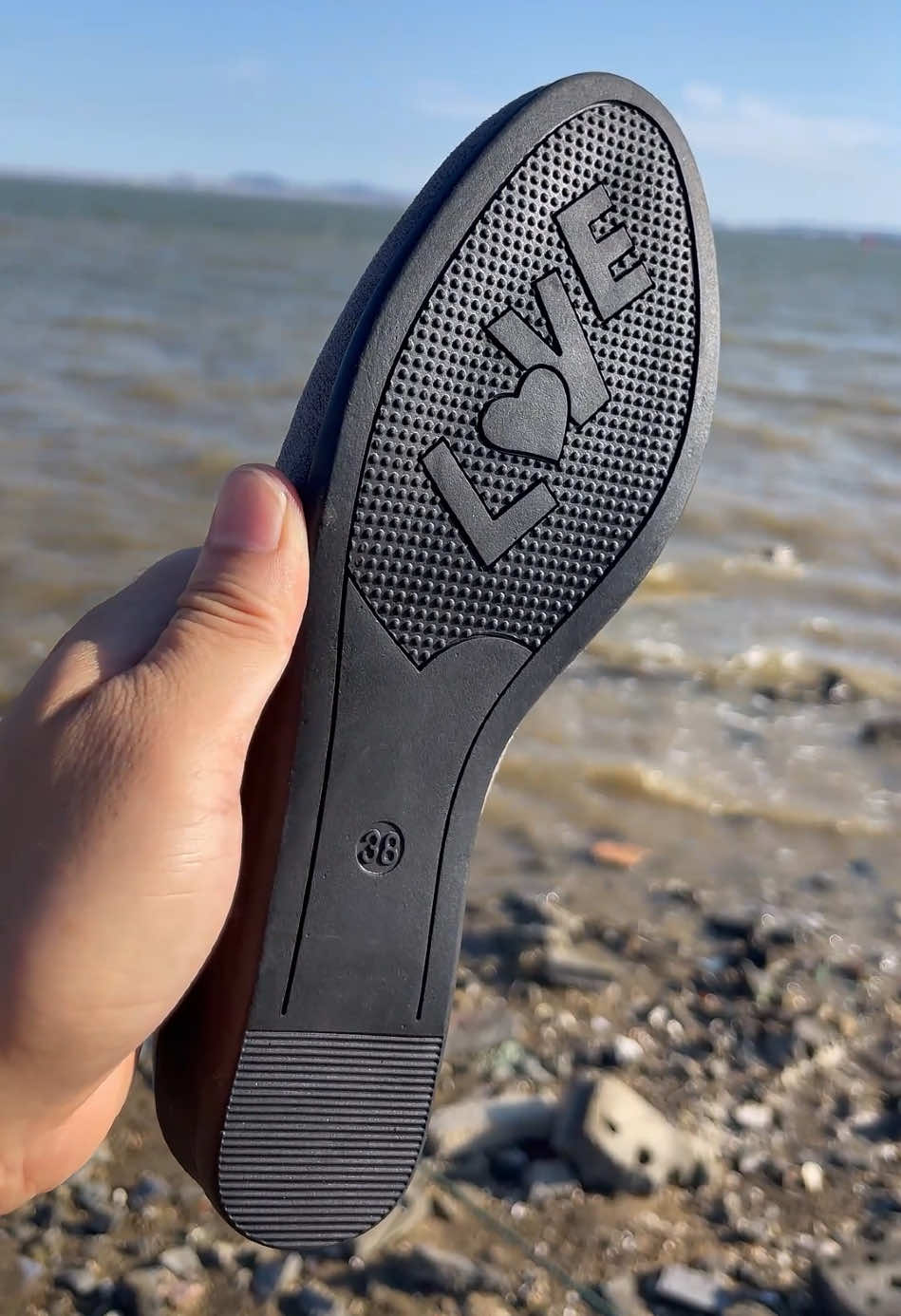 💫The story behind these shoes? My husband gave them to me.He had the word 