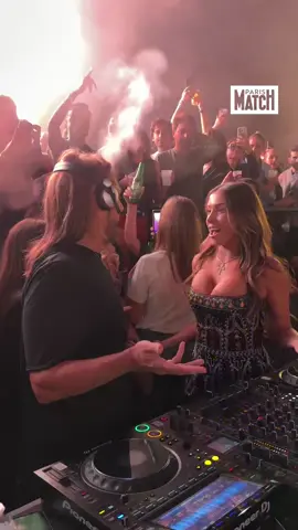 #bobsinclar #isabeau #worldholdon #yoyo #tiktokmusic  @Bob Sinclar @isabeau.delatour 