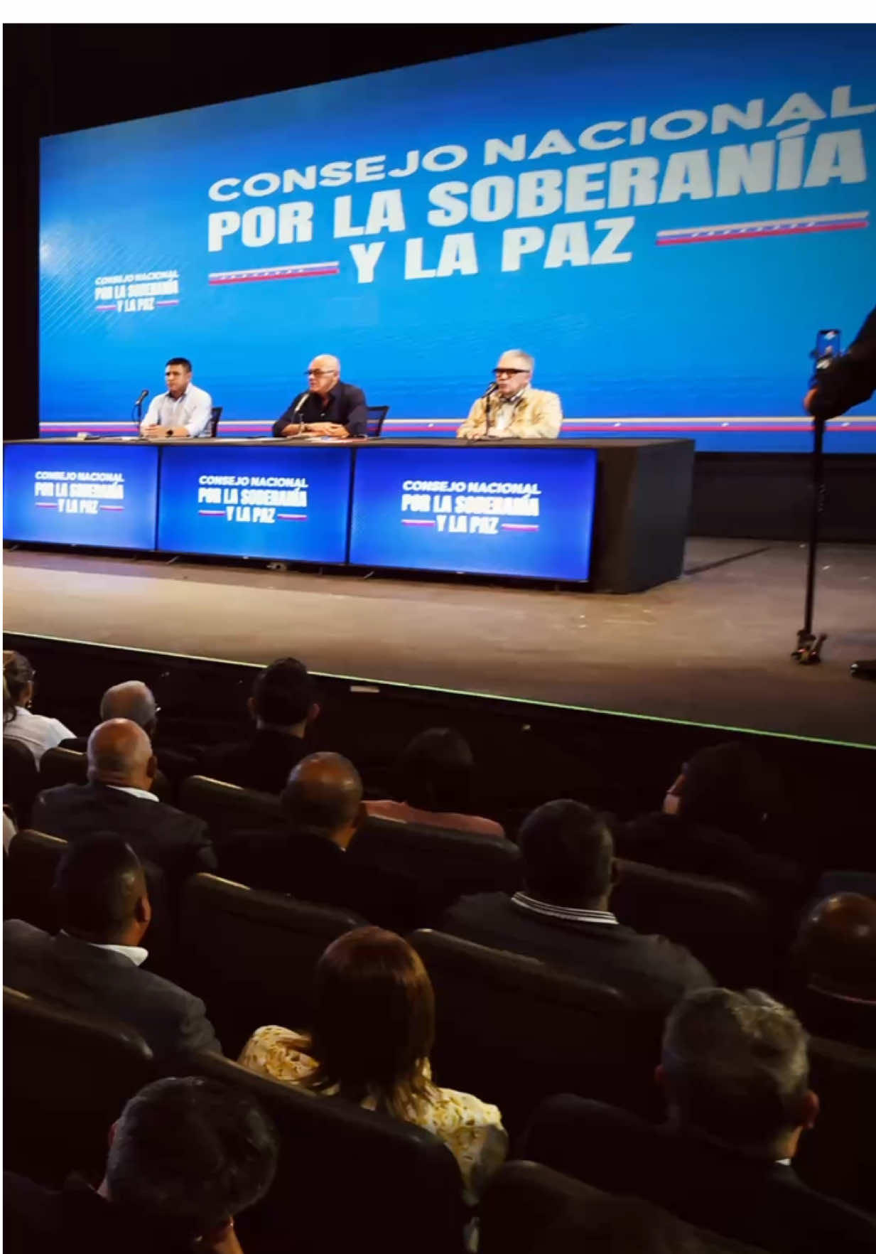 Encontrarnos todos los sectores del estado Miranda para un diálogo fecundo, consolida el esfuerzo para garantizar la paz y la defensa de nuestra República. Solo unidos, vamos a defender la integridad de nuestro sagrado territorio y el derecho a la vida plena que nos merecemos.🇻🇪