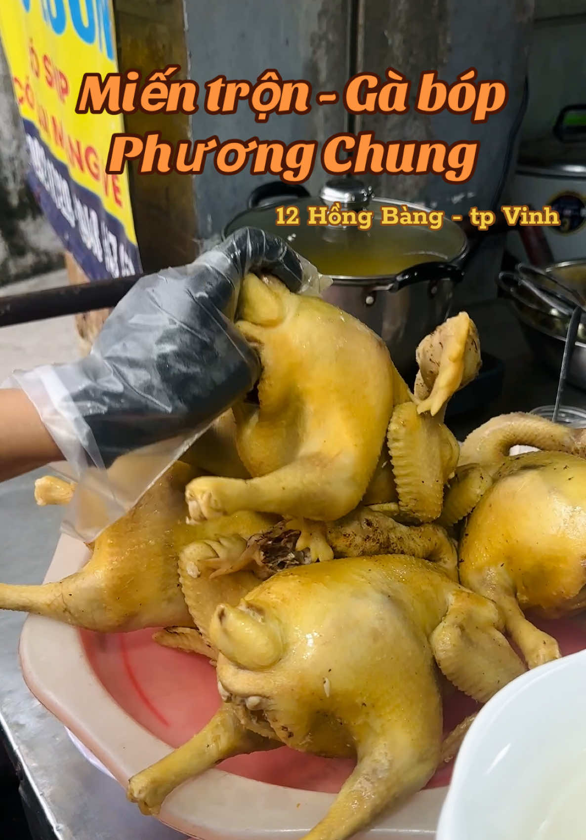 Các em gà được tuyển chọn đã lên mâm tại 12 Hồng Bàng - tp Vinh 😉 Mở cửa: 17h - hết hàng  Quán có ship tận nơi #mientronphuongchung #12hongbang #gabop #nghean #tpvinh 