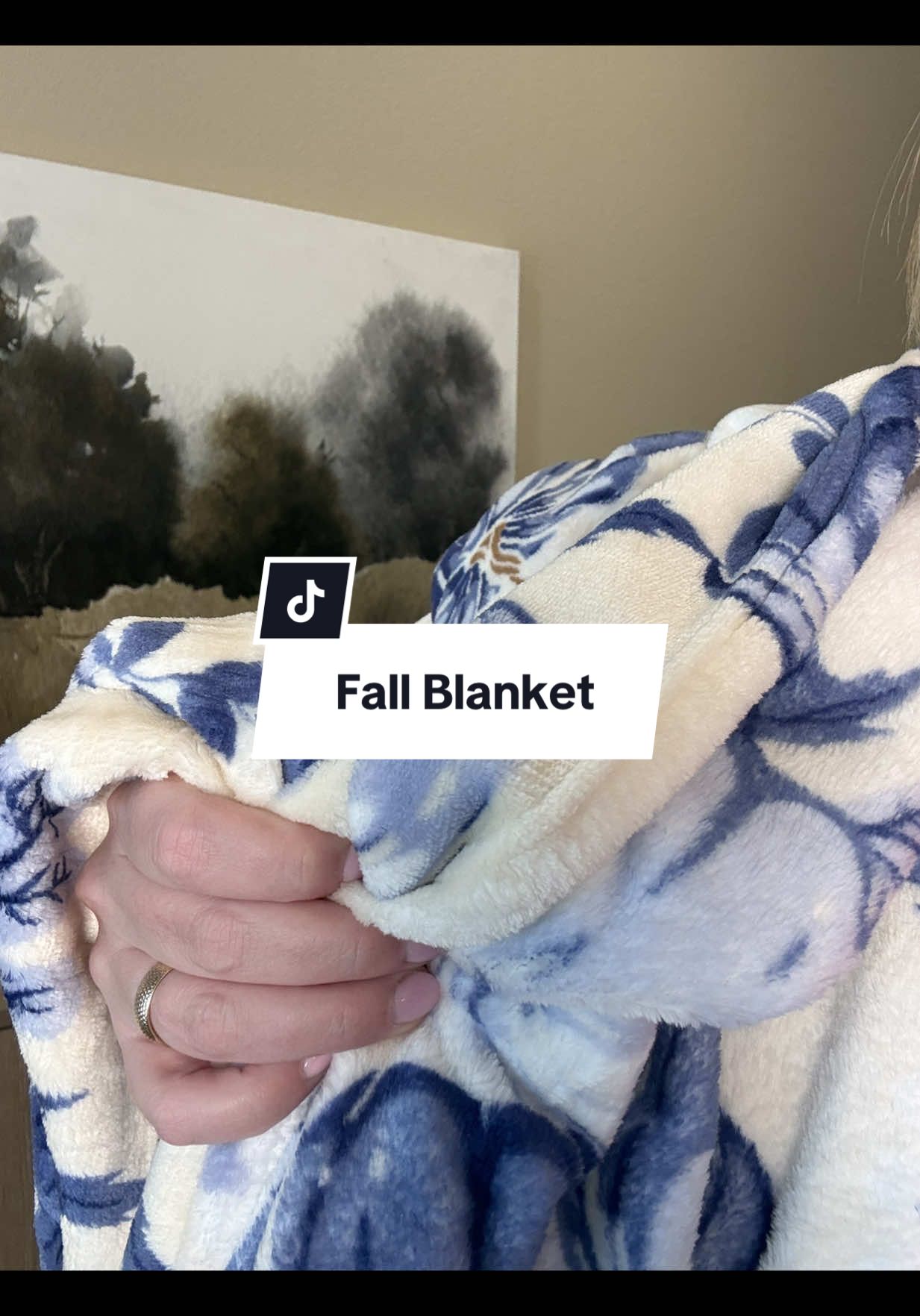 OBSESSSSED!!! This one won’t stay in stock too long-grab it while you can! #falldecor #falldecorating #blanket #hsn #falldecorideas 