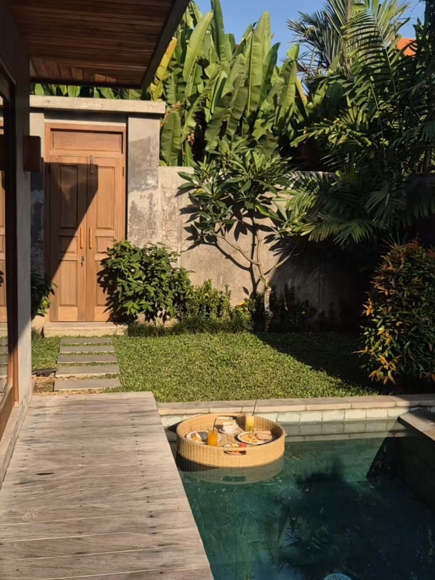 Floating Breakfast at Canggu