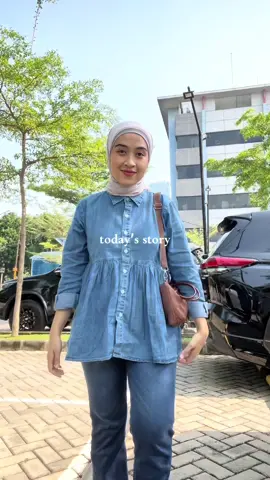 Kemeja denim yang kamu pikir seperti apa? Berat? Kaku? Panas? NO !!!!! Ini kemeja denim yang super lembut yang nyaman kamu pakai untuk sehari-hari mau outdoor sekalipun ga bakalan kegerahan 🫶🏻✨  #fyp ##CapCut #kemejadenim 