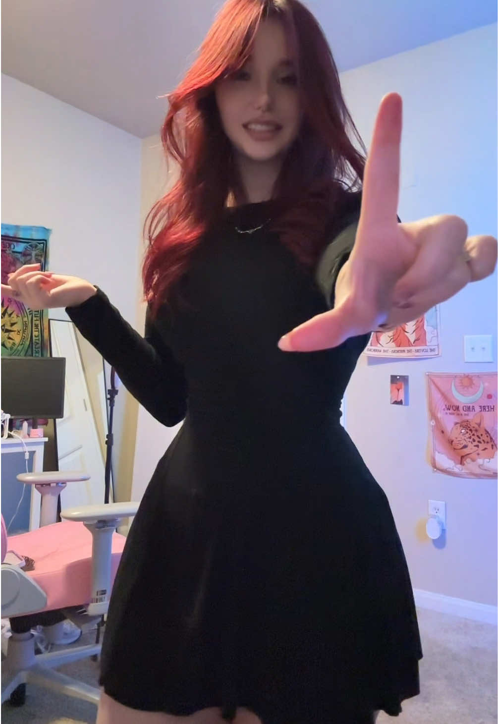 I think I single handedly give this dude half his streams on Spotify #gothgirl #dance #bbno 