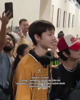 Video Martin tham gia dance class ở LA cuối 2023. ‘Magnetic’ ra mắt đầu 2024. Nghĩa là lúc này em đã làm nhạc rồi đó. Nhìn cái giao diện búng ra sữa mà đã ngồi chung mâm với hai producer lão làng là ’hitman’ bang với slow rabbit thì phải giỏi cỡ nào 😀 #코르티스 #CORTIS #MARTIN #마틴 
