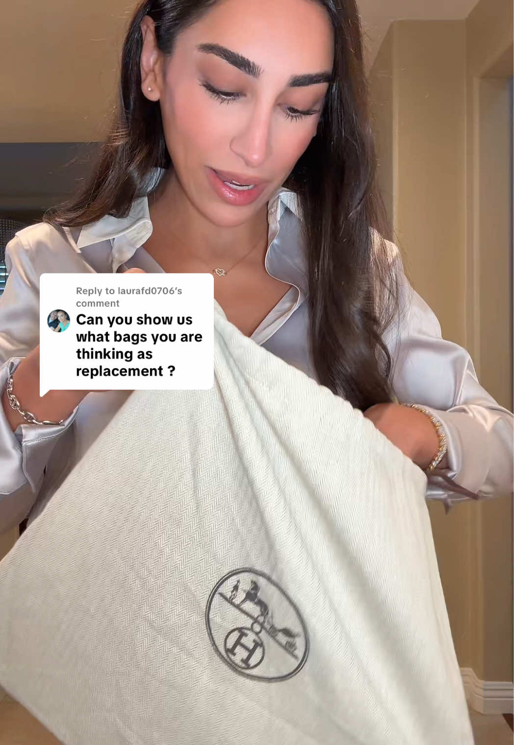 Replying to @laurafd0706 what do you guys think 😬 #hermes #unboxing #hermesbag #unboxingvideo 