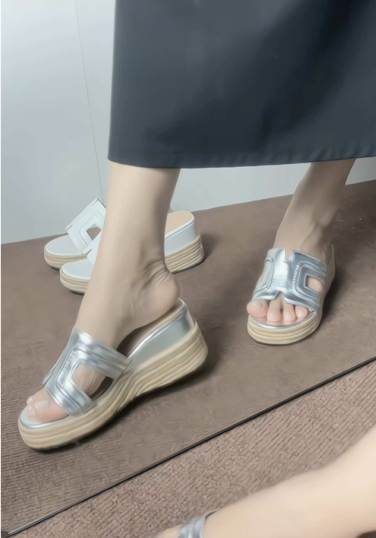 Đ𝐚̀𝐧 𝐨̂𝐧𝐠 𝐬𝐚𝐨 𝐡𝐨𝐚̉ Đ𝐚̀𝐧 𝐛𝐚̀ 𝐬𝐚𝐨 𝐭𝐡𝐢̀ 𝐬𝐚𝐨 𝐧𝐡𝐮̛𝐧𝐠 𝐯𝐚̂̃𝐧 𝐩𝐡𝐚̉𝐢 𝐒𝐋𝐀𝐘𝐘𝐘𝐘 🥂 #reviewgiaydep #giaycongso #depxuongnu #xuhuong 