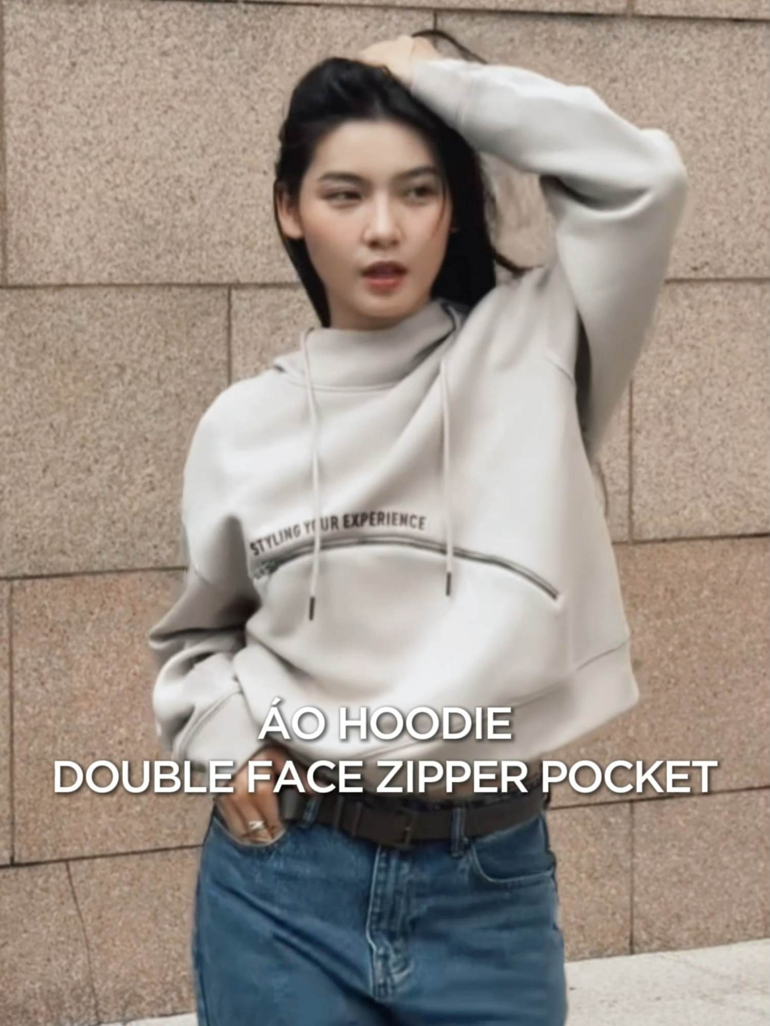 [FEEDBACK] HOODIE DOUBLE FACE ZIPPER POCKET  Mềm mại nhưng vẫn giữ form chắc chắn. Oversize boxy thời thượng, túi zipper cong độc đáo, chi tiết typo “Styling your Experience” – đủ để bạn vừa thoải mái vừa khẳng định chất riêng.  👉 Fitcheck ngay hôm nay để “styling your experience” theo cách của bạn! #CoupleTX #CTX #Hoodienu #Hoodie #Doubleface #fitcheck #Viral