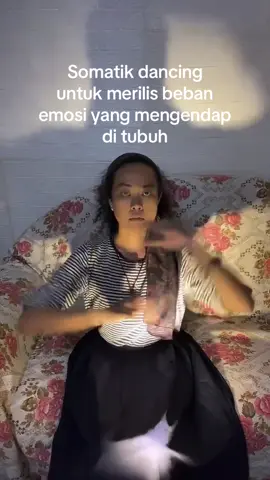 Somatic dancing merilis beban emosi #dancehealing #somatichealing #somaticdancing #intuitifdancing #spirituality 