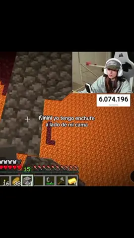 le va a enseñar a jugar minecraft 😭 | #angievelasco #bridominguez #brangie #fyp #briangie 