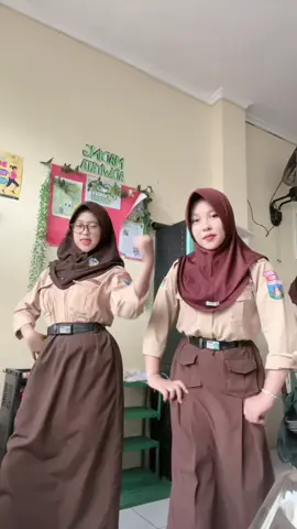mangan lur #makanbergizigratis #trendkelas #mbg #trending #trend 