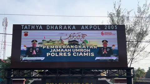 Pemberangkatan Jemaah Umroh Polres Ciamis . @listyosigitprabowo @divisihumaspolri @ssdm_polri @spripim.polri @humaspoldajabar . . #poldajabar #humaspoldajabar #humaspolresciamis #ciamis #polri  