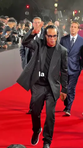 L'attitude surprenante des joueurs quand ils ont vu Ronaldinho sur le ballon d'or#CAPCUT #football #Soccer #france #viral