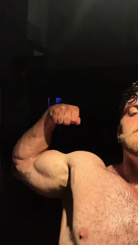 Bros getting large  #GymTok #testosterone #MuscleGains #physique #jtestosterone 