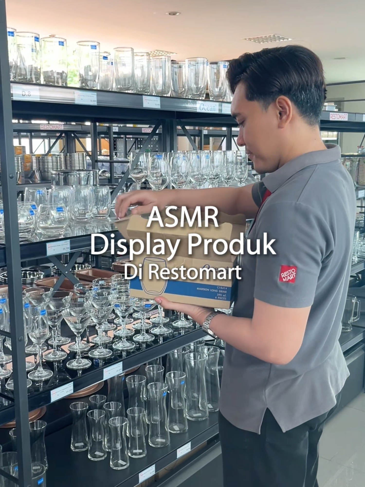 ASMR display koleksi peralatan dapur dari Restomart. Mulai dari gelas piring, capitan, hingga foodpan, semuanya cocok untuk peralatan chef profesional maupun ibu rumah tangga yang suka masak! 📍Cek langsung display lengkapnya di etalase yuk! #ASMR #ASMRDapur #AlatDapurRestomart #AlatDapur #PeralatanChef #Gelaskaca #piringmelamin #foodpanstainless #capitanstainlesssteel#Restomart #fyp