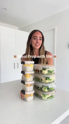 Recipes 👇🏼 Follow for more easy whole food recipes to help you reach your fitness goals 🤩 The coconut mango chia pudding is honestly a dream tropical flavours with protein packed in. This tahini chicken salad is perfect for lunch or dinner meal prep, and keeps well in the freezer 👩🏽‍🍳 🥭 Breakfast: Coconut Mango Chia Pudding Makes 5 serves. Mix together 75g chia seeds, 300ml unsweetened almond milk, 250g Greek yogurt, 2 tsp honey, 10g shredded coconut, and 4 scoops protein powder. Stir well and leave in the fridge for at least 2-3 hours or overnight. Top with mango and a sprinkle of coconut! 🥗 Work Lunch: Tahini Chicken Salad Slow cook chicken breast with paprika, garlic, coriander, and broth, then shred once cooked. Roast diced kumara in the airfryer until golden. Steam broccoli and cauliflower. Make a dressing with 70g hulled tahini, apple cider vinegar, and splashes of boiling water until smooth. Layer rocket at the base of your containers, then top with chicken, kumara, veggies, and drizzle over tahini dressing. Keeps well in the fridge and freezer. Enjoy my loves 🫶🏼 Let me know if you’d like the full macros and I’ll comment them below 🌟 #mealpreprecipes #mealprepideas #mealpreplunch #mealprepbreakfast #nz 