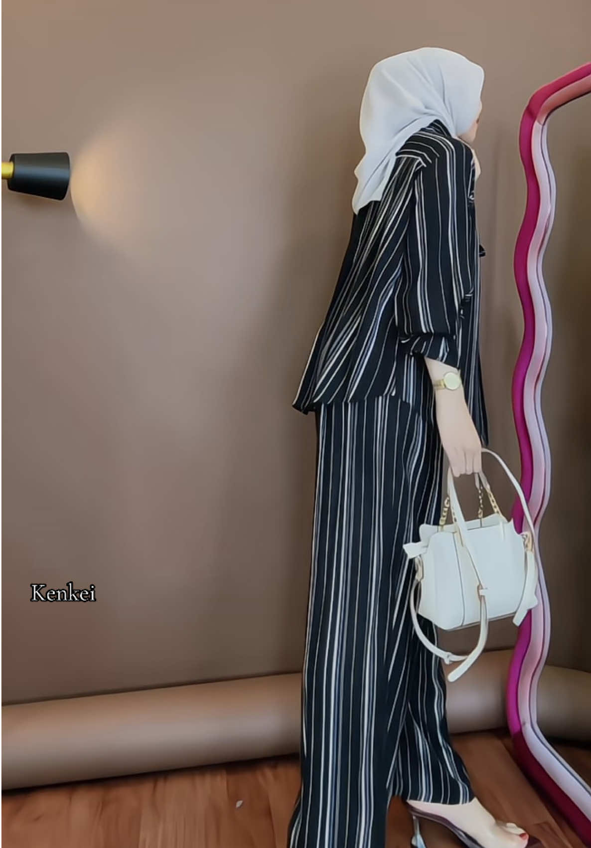 Hitam elegan banget 🖤🖤🖤🖤 #oneset #onesetkekinian #onesetelegan #ootdhijab 