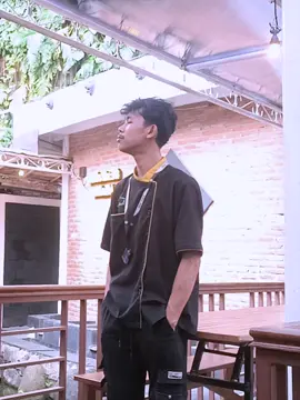 Ekonomi adalah pembunuh paling kejam bagi mimpi seorang laki-laki  #story #fypシ゚viral #fypage #tiktok #tiktokviral 