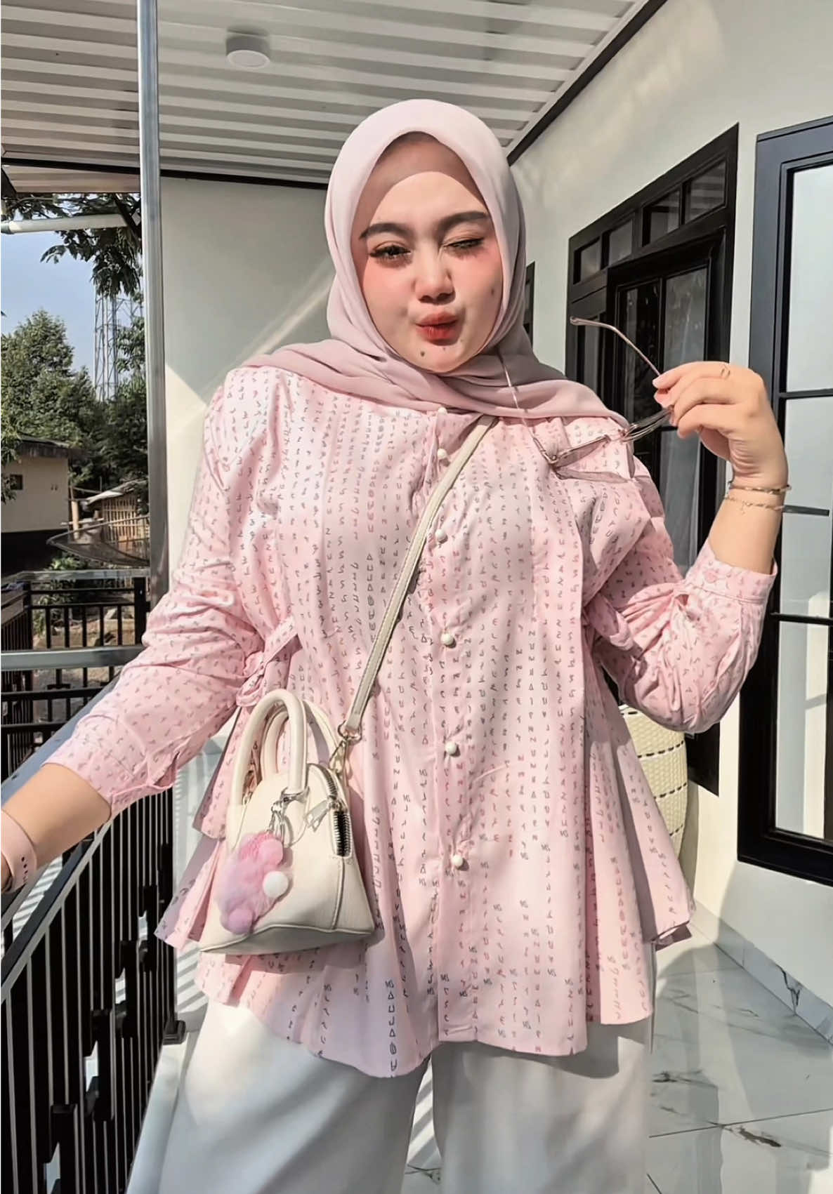Kacamata nya pake warna teh🫶🏻 #kacamataphotocromic #kacamata 