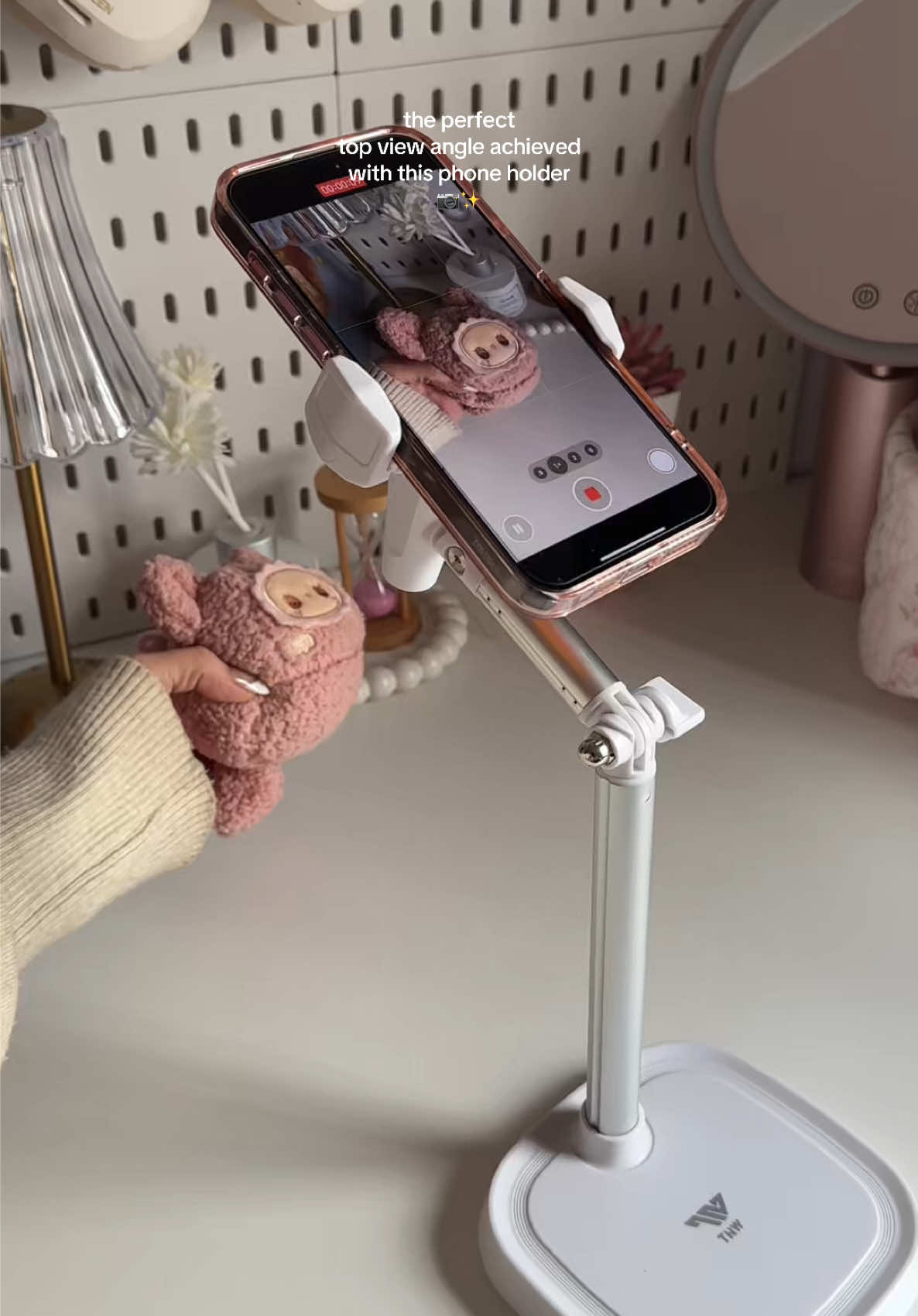 perfect overhead shot achieved because of this phone stand holder 👌✨📷 #tnwh16 #tripod #phonestandholder #phonestand #retractablestand