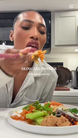 Skin Clear and body tea 🧖🏽‍♀️👌🏽 #guthealthdiet #skinfood #skincareroutine #glowingskin #healthyskin 