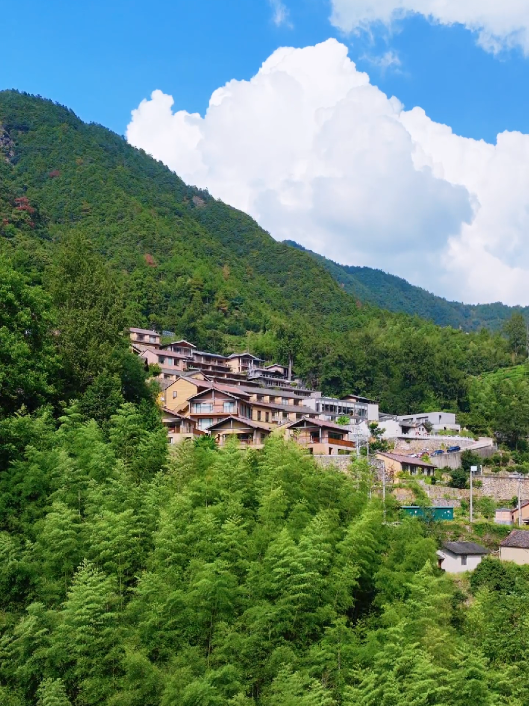A village hotel in the deep mountains. In Songyang County, Zhejiang Province. My original video. 