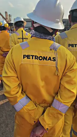 #petronas #ptgunanusautamafabricators #jacket #supercrane #fyppppppppppppppppppppppp 