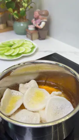 Cách để tiết kiệm dầu mỡ là chỉ cần caid quánh bé xíu này các bác ạ. Mà n đa năng chứ. Nấu cháo, xào, luộc đều ok. Đáng mua các bác ạ #xuhuong #thinhhanh #quánhinox304 #chốngdínhtựnhiên #inox304liềnkhối 
