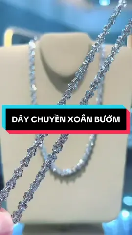 Dây chuyền xoắn cánh bướm chất liệu vàng Italy 750 siêu hót tại PNJ #pnjquangtrunghocmon #dâychuyền #dâychuyềnnữ #dâyxoắn #lênxuhướng 