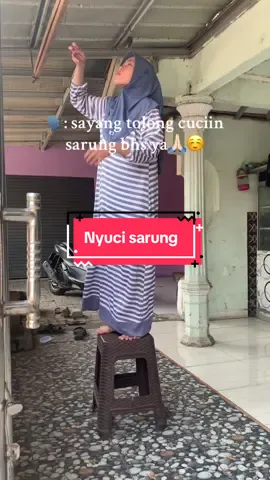 Udah bener belum jemur sarung nya gini bi@Abi mumtaz 🤔 #sarungbhs #bhsexcellent #irtngonten #irtproduktif #fyppppppppppppppppppppppp 